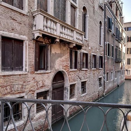 Canal View Suite In Rialto By Wonderful Italy 베니스 외부 사진