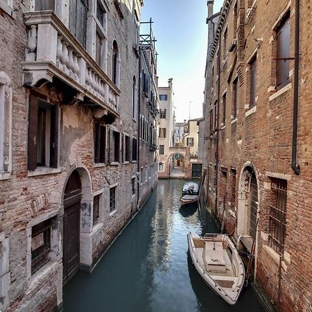 Canal View Suite In Rialto By Wonderful Italy 베니스 외부 사진