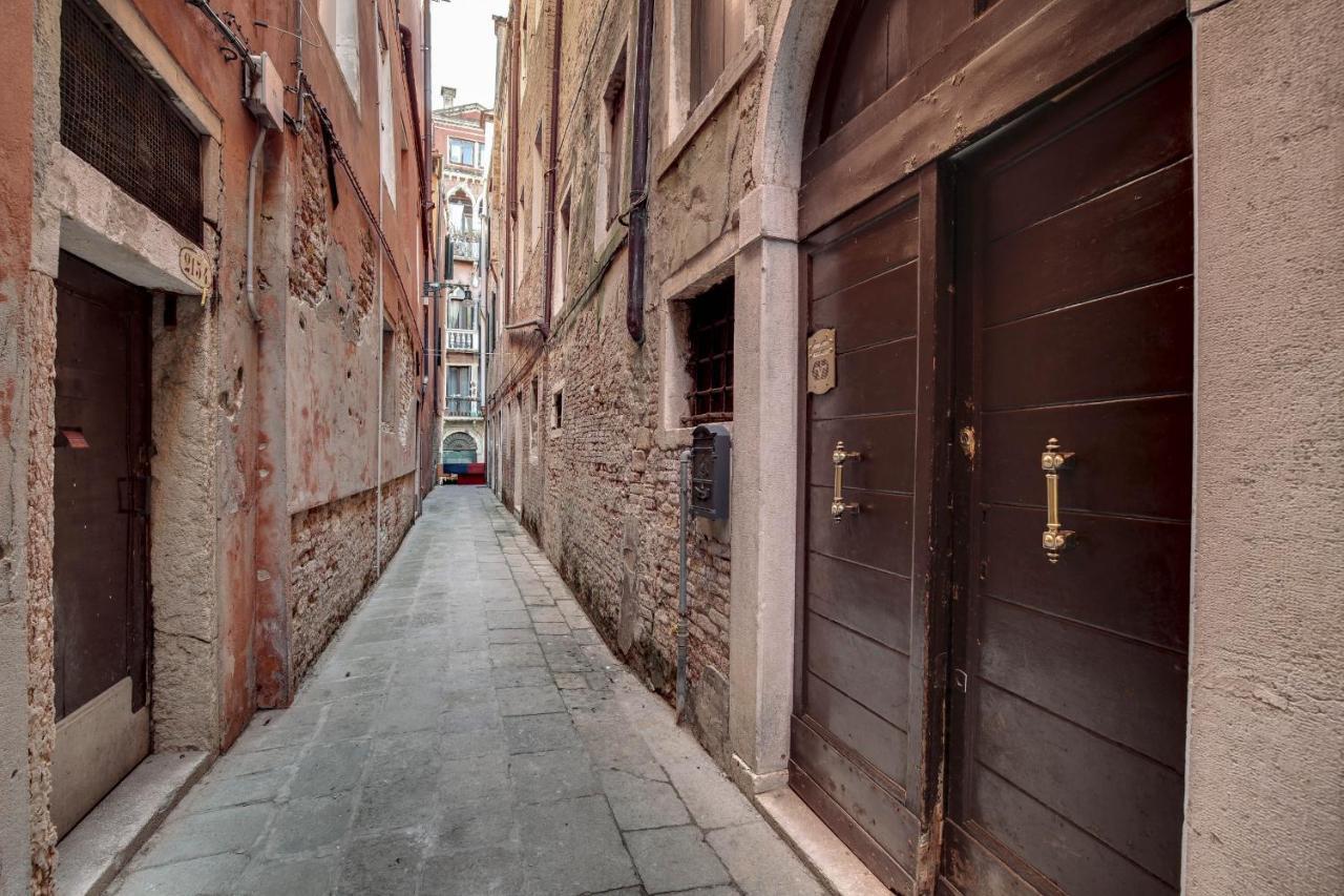 Canal View Suite In Rialto By Wonderful Italy 베니스 외부 사진
