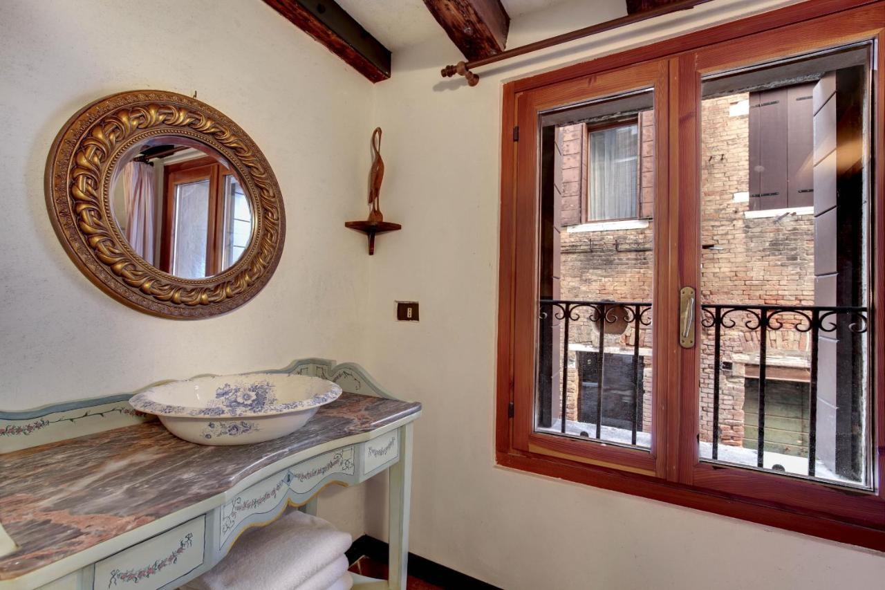 Canal View Suite In Rialto By Wonderful Italy 베니스 외부 사진
